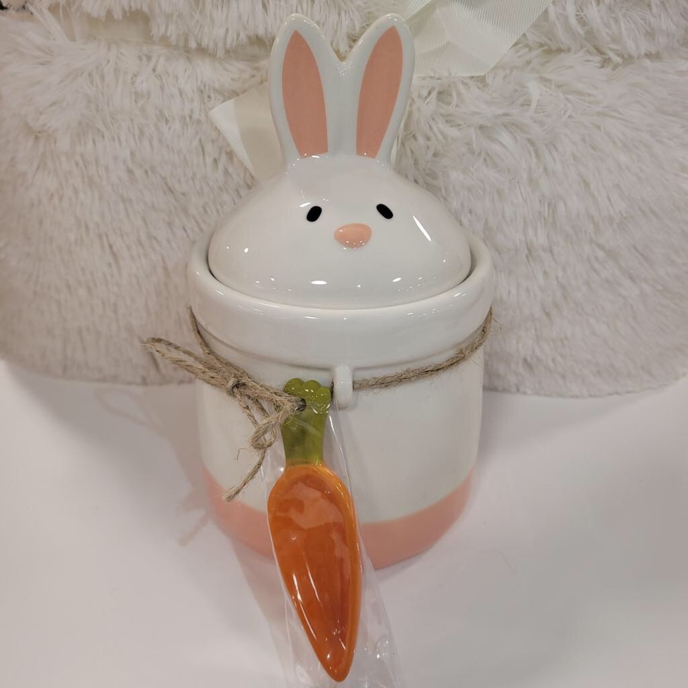 Woolly Heads Bunny Canister Carrot Scoop NWT